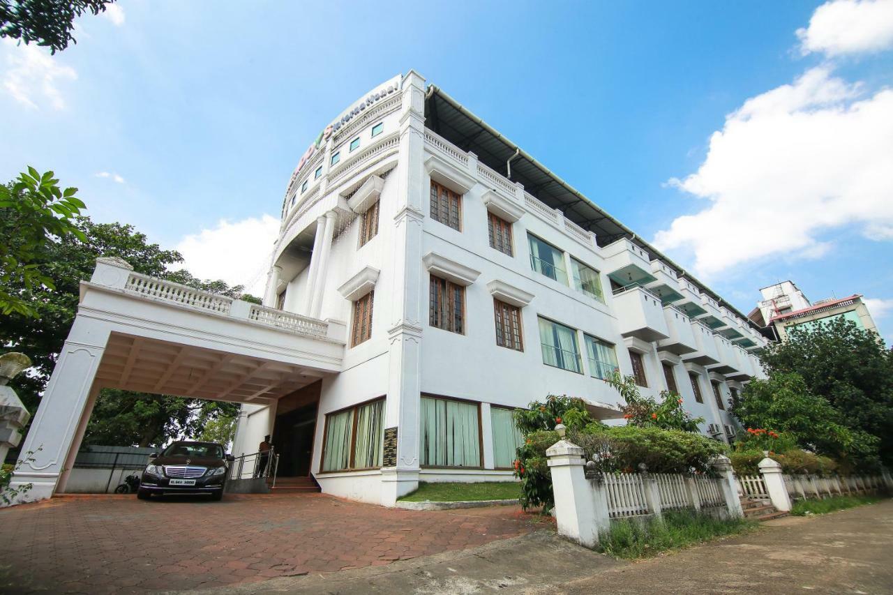 Hotel Meadows International Kizhake Chalakudi Luaran gambar