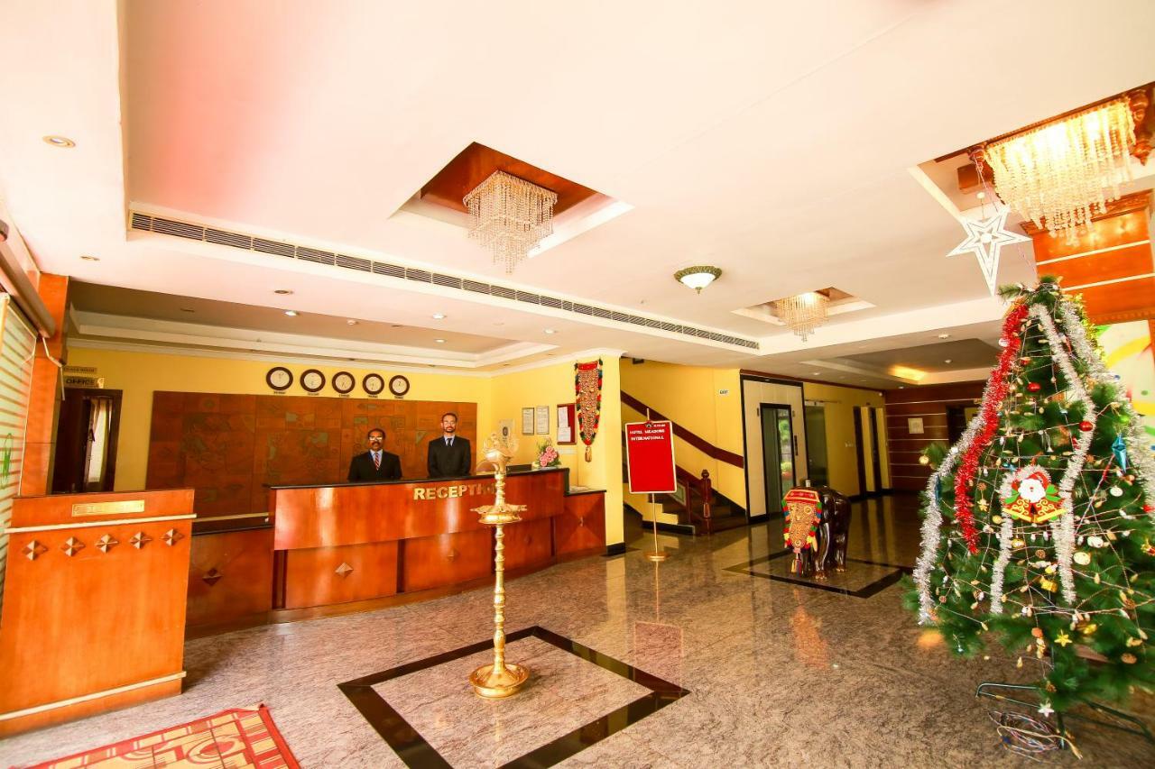 Hotel Meadows International Kizhake Chalakudi Luaran gambar