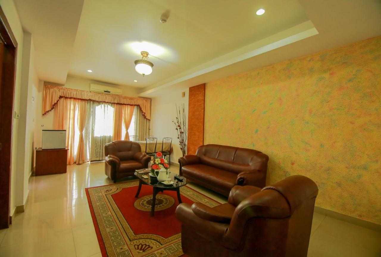 Hotel Meadows International Kizhake Chalakudi Luaran gambar